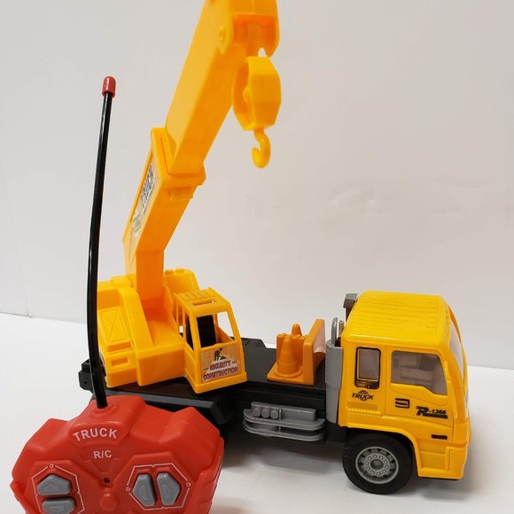 New Remote Controlled Crane - Picture 6 of 8